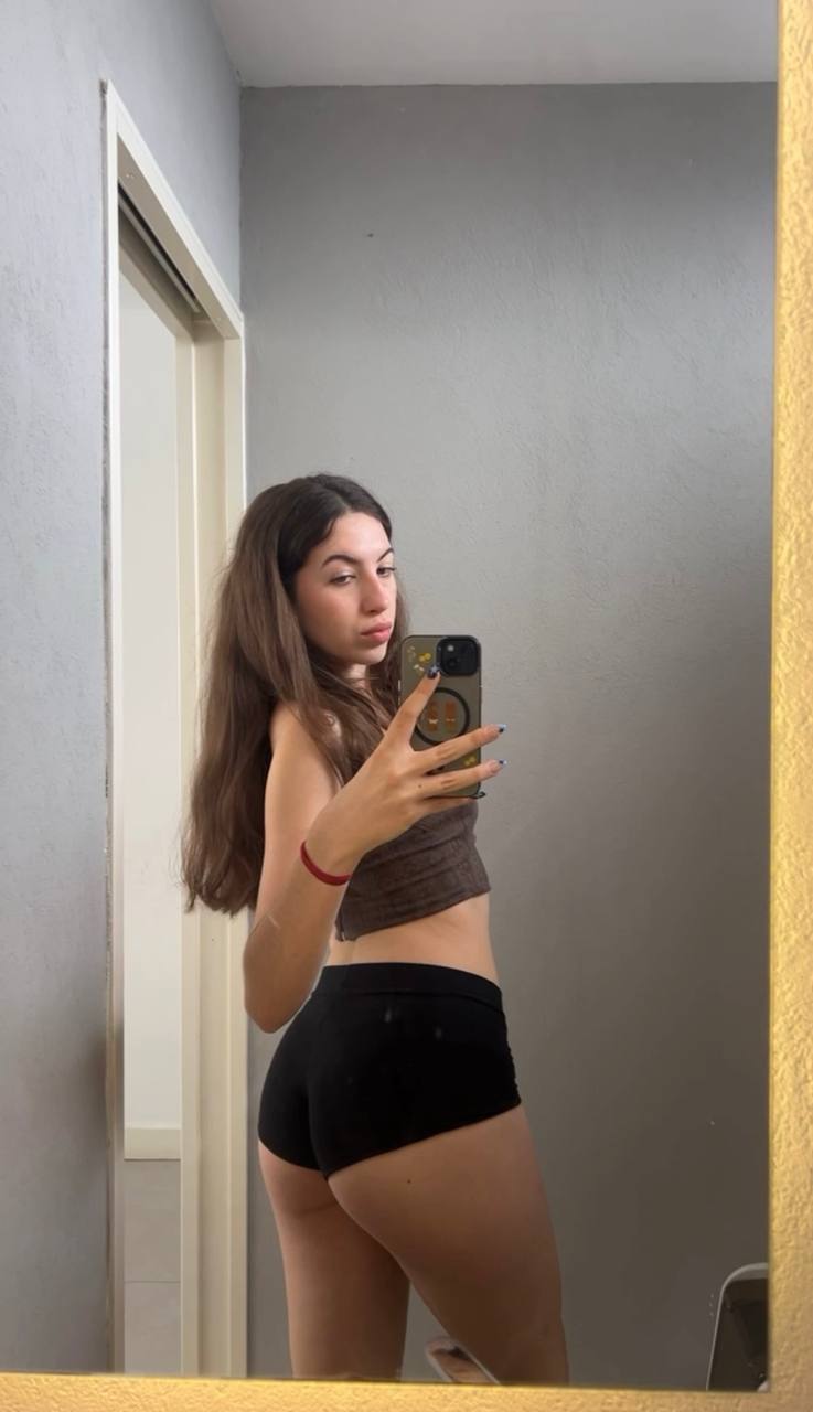 Amber in her underwear in Jugao