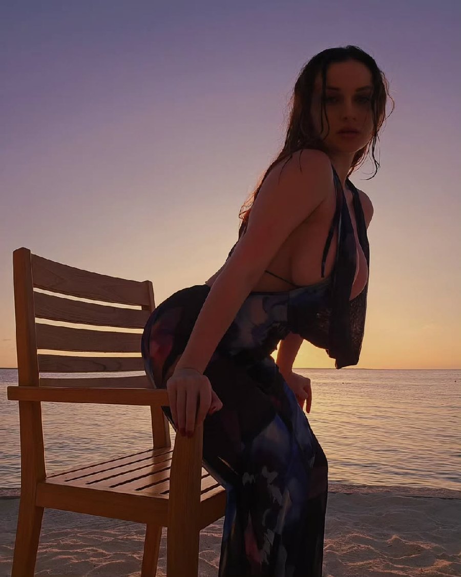 Sexy girl Miranda Faith nude in Jugao