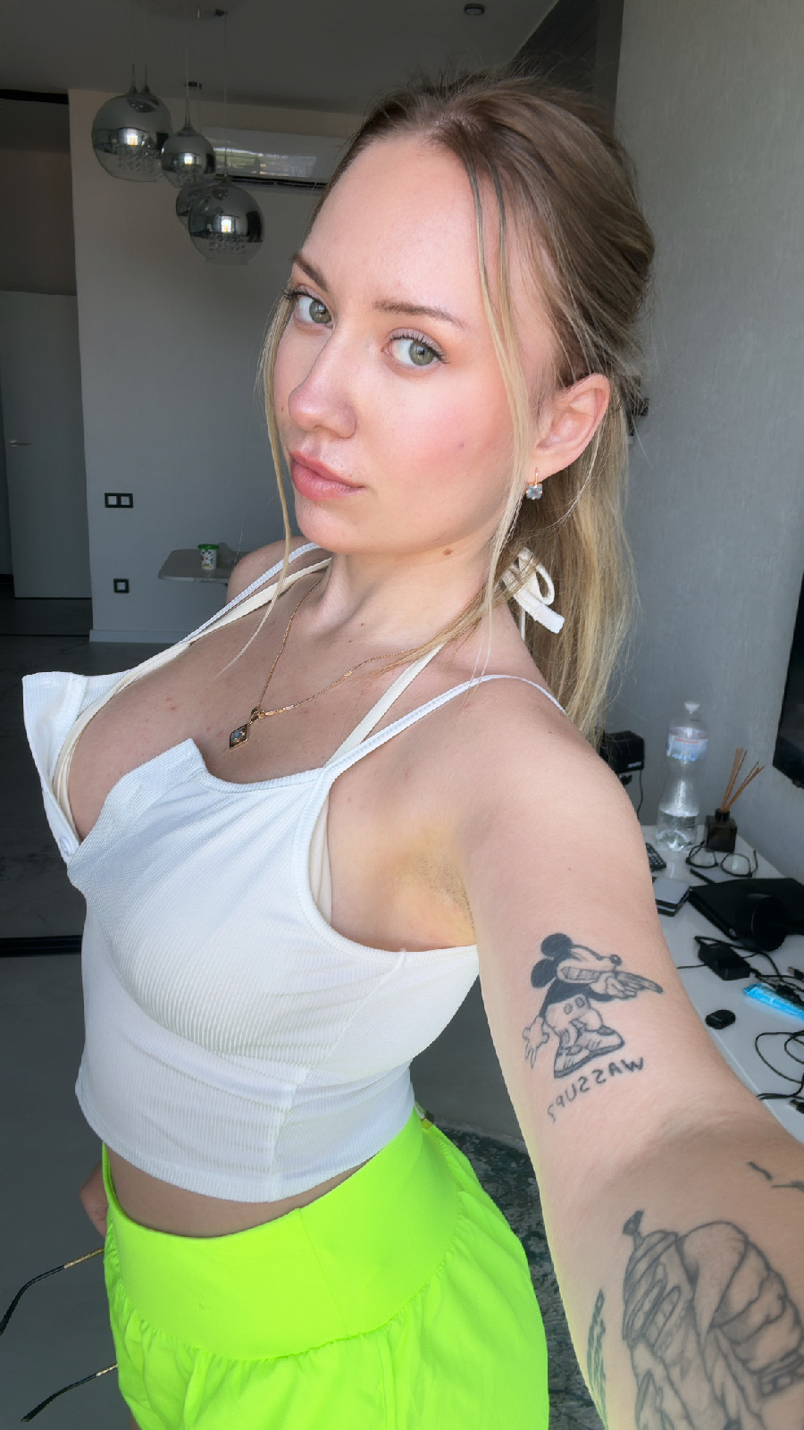 KateV in her underwear in Jugao