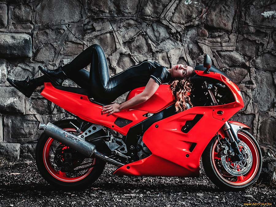 Beautiful girl Beautiful girls and motorcycles in Jugao