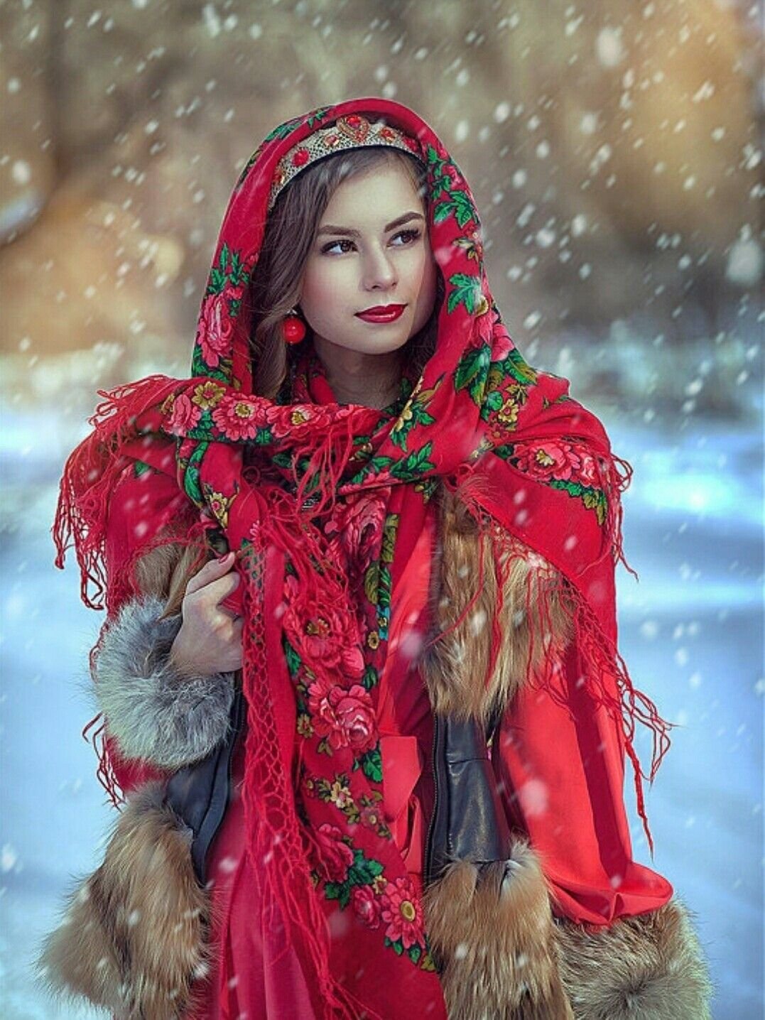 Beautiful girl Women in Slavic costumes in Jugao