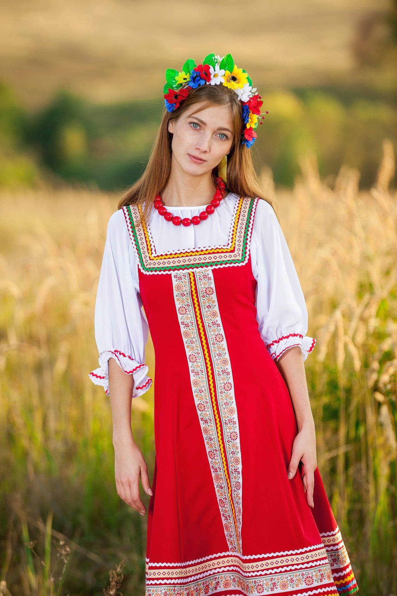 Women in Slavic costumes in Jugao