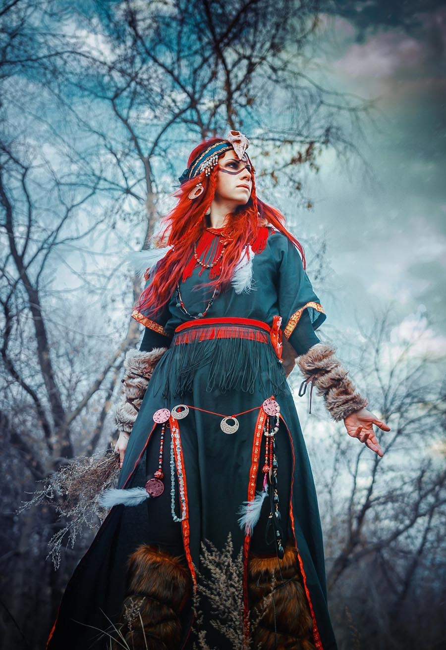 Girls in Slavic costumes underwear in Jugao