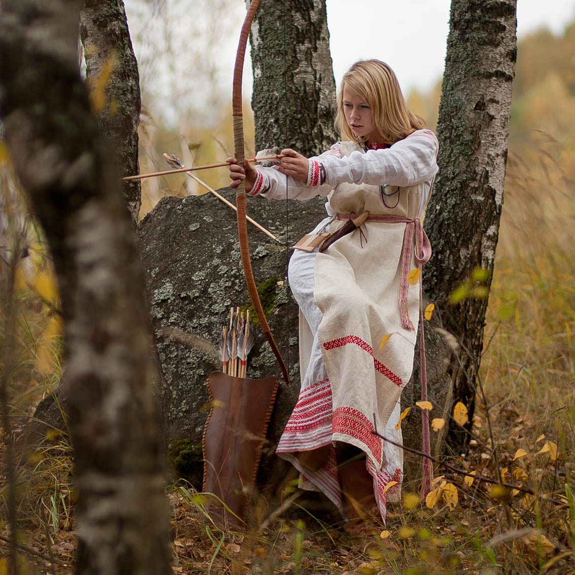 Sexy photo Girls in Slavic costumes in Jugao