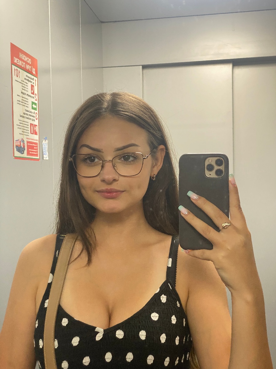 Sexy model Stacy in Jugao